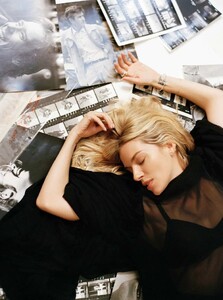 sienna-miller-how-to-spend-it-08-03-2024-10.jpg