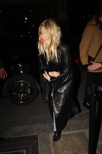 sienna-miller-leaving-restaurant-cavia-kaspiar-in-paris-03-03-2024-3.thumb.jpg.138d534ee6dd63e2ad0eff976d9e9e37.jpg