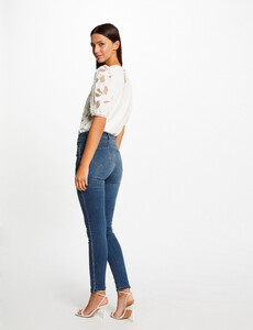 t-shirt-manches-courtes-a-details-brodes-ecru-femme-vue2-32536300950670201.jpg