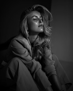 tami.portraiture_398700766_348160897715956_3238932581935353396_n.jpg