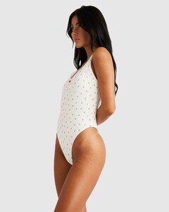 uvjx100146_rvca_wbb0_sd1.jpg
