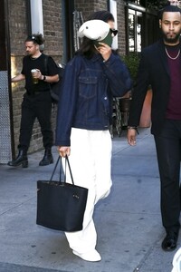 zendaya-out-with-her-brother-austin-and-dog-midnight-in-new-york-10-26-2024-2.jpg