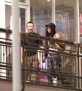 zoe-kravitz-at-sushi-park-with-yves-saint-laurent-creative-director-anthony-vaccarello-in-west-hollywood-08-01-2024-1.jpg