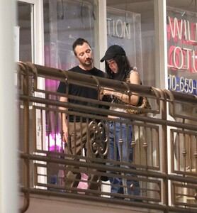 zoe-kravitz-at-sushi-park-with-yves-saint-laurent-creative-director-anthony-vaccarello-in-west-hollywood-08-01-2024-3.jpg