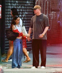 zoe-kravitz-s-nyc-street-style-effortless-chic-meets-high-end-accessories-1.jpg
