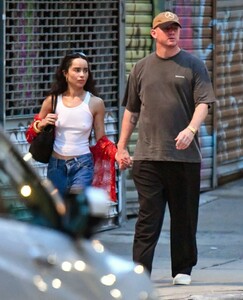 zoe-kravitz-s-nyc-street-style-effortless-chic-meets-high-end-accessories-5.jpg