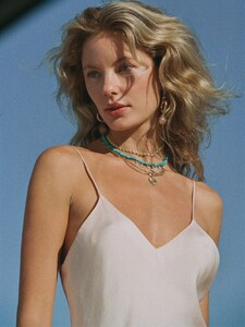 11_91210ad0-3d1e-45bd-9fb6-d6894300bd01.jpg