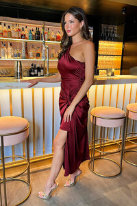 1727799087_Wine-One-Shoulder-Knot-Skirt-Satin-Midi-Dress_204_800x.thumb.jpg.642c55e3c540cd8ca35f144b9f37b0d1.jpg