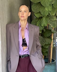 [2024.11.05] barrefaeli_465667968_1104494534534712_2420753585445224374_n.jpg