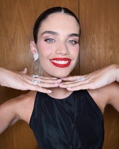 [2024.11.10] sarasampaio_466454327_18474753304058288_7061625702674664385_n.jpg