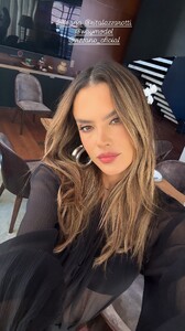 [2024.11.12] alessandraambrosio_466698494_18471539329000670_7607211632660612302_n.jpg