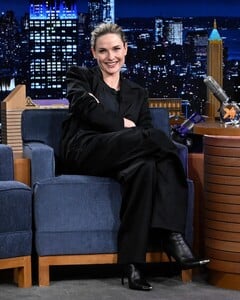 [2024.11.12] fallontonightbts_466410873_953927323229370_5315309005774273952_n.jpg