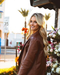 [2024.11.18] lindsaymariebrewer_467469142_1256952792018819_494346608627254798_n.jpg