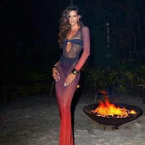 [2024.11.19] izabelgoulart_467595122_1193036525103563_5386124682508844908_n.jpg