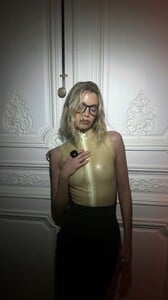 [2024.11.23] stellamaxwell_468031402_1236595760935580_3744616378958962868_n.jpg