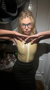 [2024.11.23] stellamaxwell_468131044_1608989549715821_8569795372569156300_n.jpg