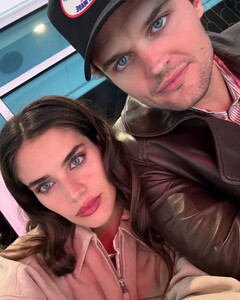 [2024.11.24] sarasampaio_468373184_18477372961058288_4855478443308508828_n.jpg