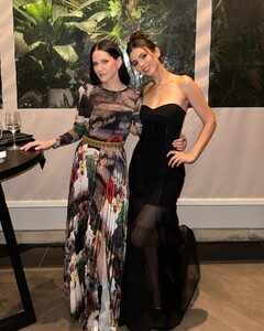 [2024.11.25] victoriajustice_468527195_18561652330006824_3775281707707873554_n.jpg