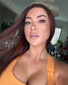 [2024.11.26] ariannyceleste_468522490_18475493728023607_9175710408524877521_n.jpg
