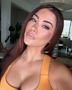 [2024.11.26] ariannyceleste_468581230_18475493710023607_2833160615846425742_n.jpg