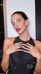 [2024.11.11] sarasampaio_466561491_18474887209058288_9120853266325781761_n.jpg