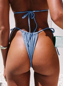 4-modelinfo-jacelyn-us4_be741d0f-6d24-40a1-9a34-479f861381b2.jpg