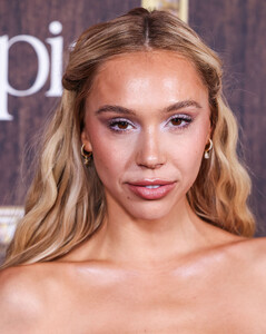 529162129_alexis-3.jpg