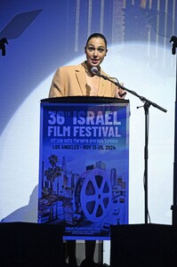 533156187_gal3-5.jpg