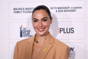 533157997_gal4-4.jpg