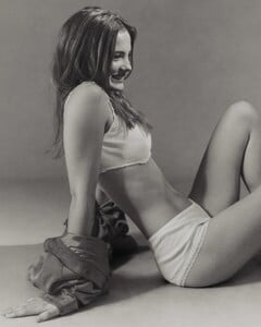 534721650_freyaallan-20241118_165053-910076140.jpg