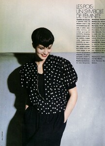 612925460_ELLEFrance10thApril1989LesPoiaVusParCommeDesGarconsAlexChatelain2.jpg.593fb5b5eef345ba79e10a47b8bd528d.thumb.jpg.59fa397214650b3880c28764ffac4c8a.jpg