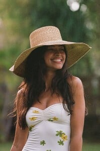 8fb43f_d8110e437df446aa85fb82247bb7785bmv2.thumb.jpg.7260df8871275498929aebc27ba46471.jpg