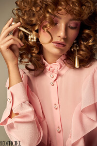 ANSCHIURBAS_OLIVERRUDOLPH_LOFFICIEL_MYRTILLE_01.thumb.jpg.d67e897a26e4d0f0febe5ed5630ec288.jpg