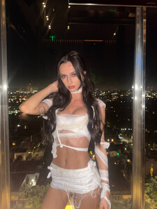 Alexis Bumgarner - TikTok • Image 01.jpg