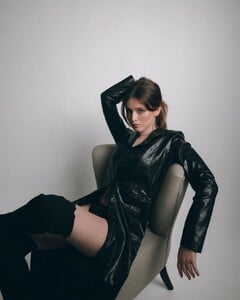BLACKleather7.thumb.jpg.5f024906dccf2e1f971a40d75f34738c.jpg