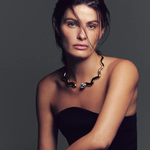COLAR-SUZANNE-02.thumb.jpg.8db1543100a659f71f6f9fc8f3d7b8f3.jpg