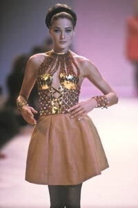 Chloe1991FW17.thumb.jpg.8d8b646d846a146f5b94034b8d21ea8b.jpg