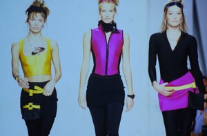 DKNYFW19941.thumb.jpg.2a6e909f4485876d58191ecd464d923b.jpg