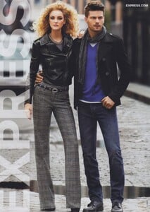 Demarchelier_Express_Fall_Winter_2009_10_02.thumb.jpeg.9e58b78afce08680be4f33e2a512517f.jpeg