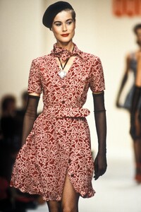 Dorotheebis1992SS2.thumb.jpg.4aea0551206a8dfd8f6b20248e8cd422.jpg