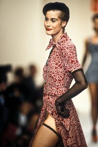 Dorotheebis1992SS3.thumb.jpg.701d820532e07d5781ab4d7f13e7a26a.jpg