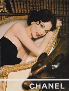 ElleOz1296no82ChanelAdShalomHarlow.thumb.jpg.ffd5d3958e22323d03e6e01e3cd707bf.jpg