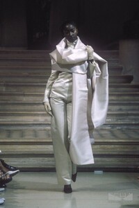 Europeana.eu-2048212-europeana_fashion_abraham_pelham_caw99_0016-0e43916bdd98aa2964d62d8d33f95d2b.thumb.jpeg.c3adb586b7f9c0c378cde44da47b07be.jpeg