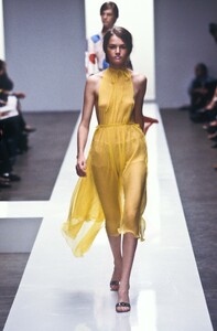 Fendi2000WomenRTW5.thumb.jpg.8192fe09527d29ee3536eaa6430f104b.jpg