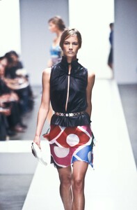 Fendi2000WomenRTW87.thumb.jpg.d301e26e56006b600844ae2a22afb4b9.jpg