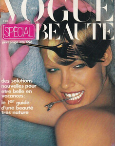 Helen Hogberg-Vogue Beaute-França.jpg
