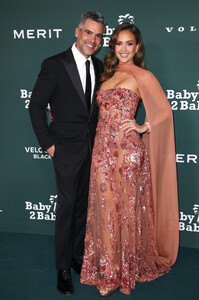 Jessica_Alba_at_2024_Baby2Baby_Gala_in_Los_Angeles_11-09-2024__19_.jpg