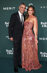 Jessica_Alba_at_2024_Baby2Baby_Gala_in_Los_Angeles_11-09-2024__21_.jpg