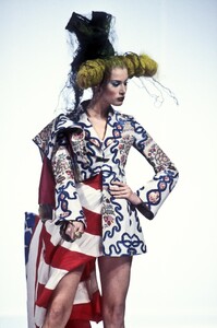 JohnGalliano1993SS12.thumb.jpg.4283a05c57c717cc95244ff38f96bac3.jpg
