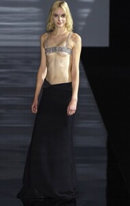 Leigh f03emporioArmani-19m.jpg